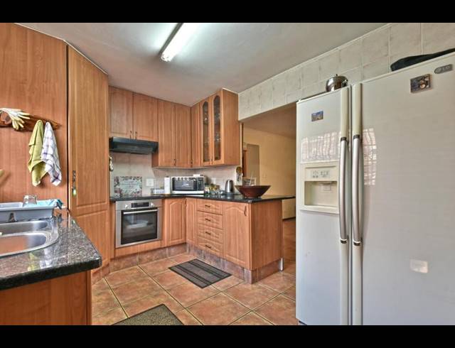 4 BEDROOM TOWNHOUSE FOR SALE IN RANDPARK RIDGE